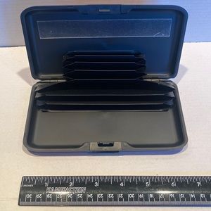 NWT Aluminum Rfid Blocking Credit Card/Wallet - Red